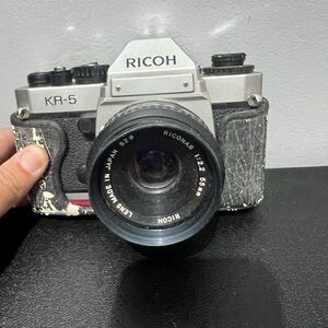 RICOH KR5  35mm SLR film camera 55mm 1:2.2 lens vintage non tested